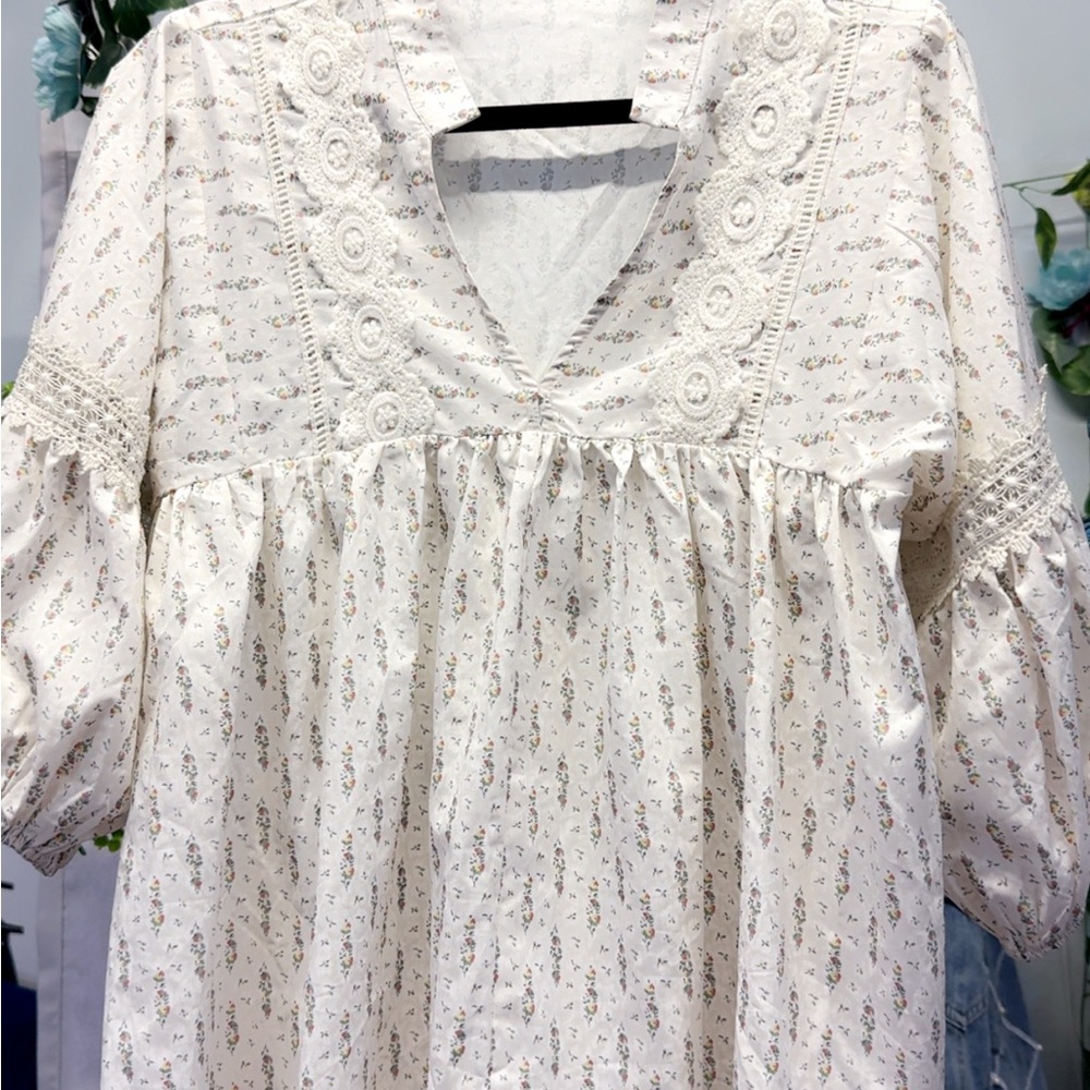 Chic Ivory Embroidered Women's Blouse